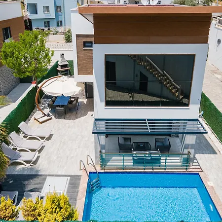 Luxury Ada Marin فيلة